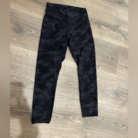 Lululemon Wunder Train High Rise 25” Legging in Camo Deep Coal size 8 - Picture 1 of 4